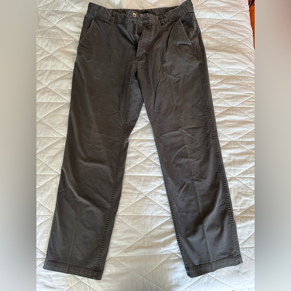 The North Face men’s casual dark gray pants size 34